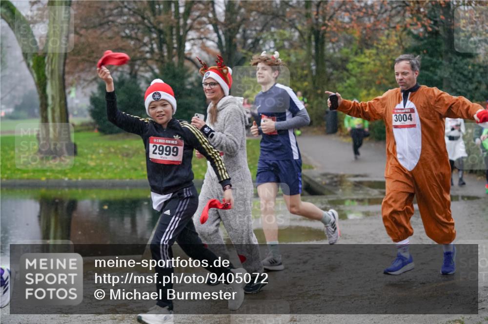 07.12.2025 - St. Pauli X-Mass-Run No. 15 Michael Burmester http://msf.ph/oto/9405072 07.12.2025 11:07:07 Laufen 5, 2999, 3004 meine-sportfotos.de