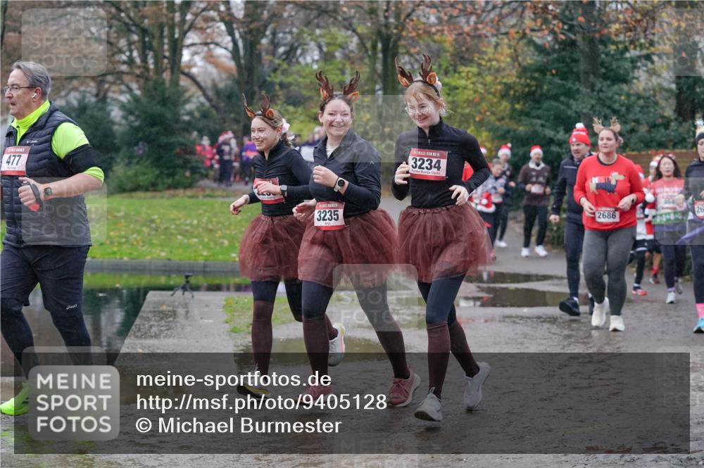 07.12.2025 - St. Pauli X-Mass-Run No. 15 Michael Burmester http://msf.ph/oto/9405128 07.12.2025 11:07:23 Laufen 477, 3235, 15, 3234, 4641, 26, 2686 meine-sportfotos.de