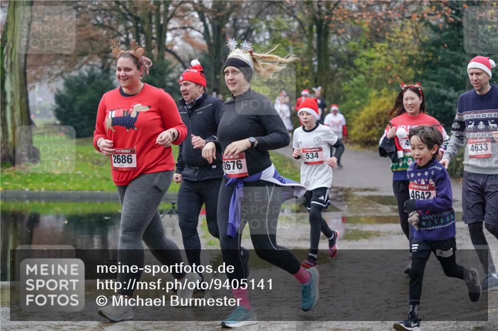 07.12.2025 - St. Pauli X-Mass-Run No. 15 Michael Burmester http://msf.ph/oto/9405141 07.12.2025 11:07:26 Laufen 15, 2686, 15, 2676, 534, 4642, 0, 0, 0, 0, 0, 0, 0, 0, 0, 0, 000, 4633 meine-sportfotos.de