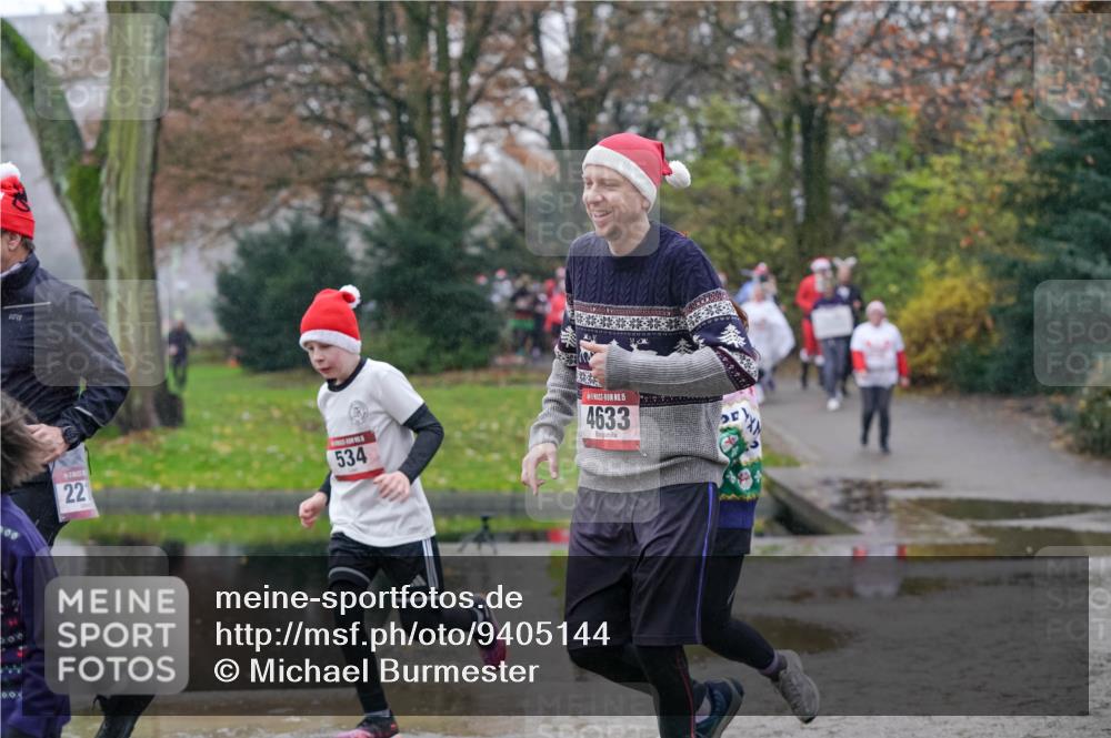07.12.2025 - St. Pauli X-Mass-Run No. 15 Michael Burmester http://msf.ph/oto/9405144 07.12.2025 11:07:28 Laufen 500, 90, 221, 534, 15, 4633 meine-sportfotos.de