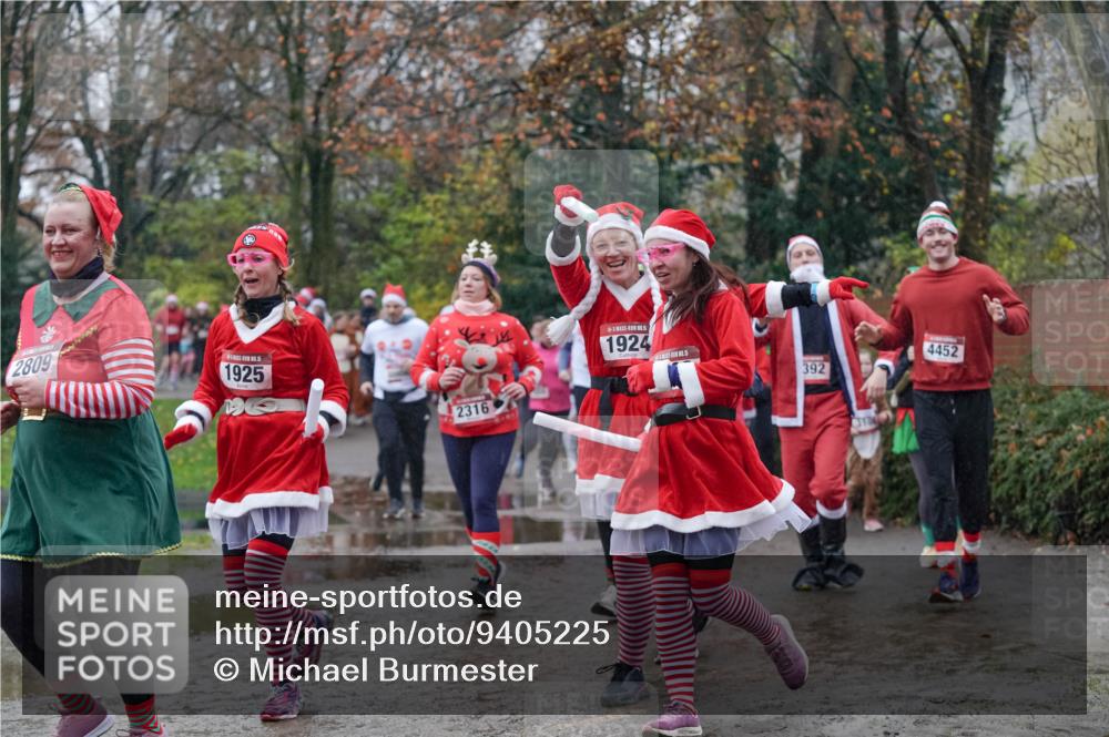 07.12.2025 - St. Pauli X-Mass-Run No. 15 Michael Burmester http://msf.ph/oto/9405225 07.12.2025 11:07:48 Laufen 2809, 1925, 2316, 1924, 4452, 392 meine-sportfotos.de