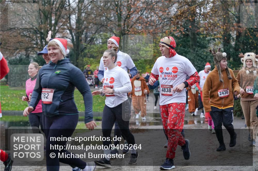 07.12.2025 - St. Pauli X-Mass-Run No. 15 Michael Burmester http://msf.ph/oto/9405264 07.12.2025 11:07:55 Laufen 782, 2613, 4838, 2430, 242 meine-sportfotos.de