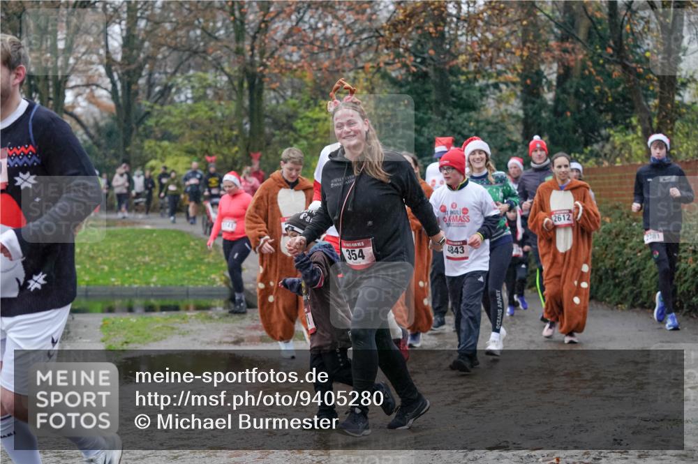 07.12.2025 - St. Pauli X-Mass-Run No. 15 Michael Burmester http://msf.ph/oto/9405280 07.12.2025 11:07:59 Laufen 11417, 354, 4843, 2612, 2281 meine-sportfotos.de
