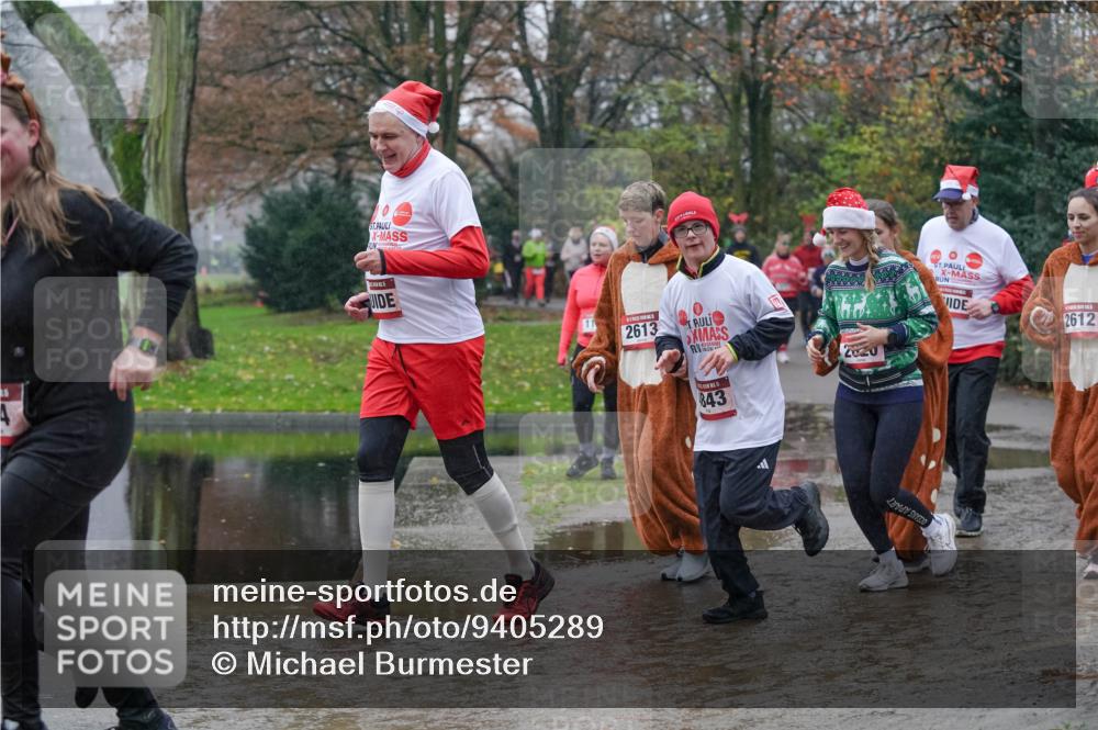 07.12.2025 - St. Pauli X-Mass-Run No. 15 Michael Burmester http://msf.ph/oto/9405289 07.12.2025 11:08:00 Laufen 2613, 843, 2020, 2612 meine-sportfotos.de