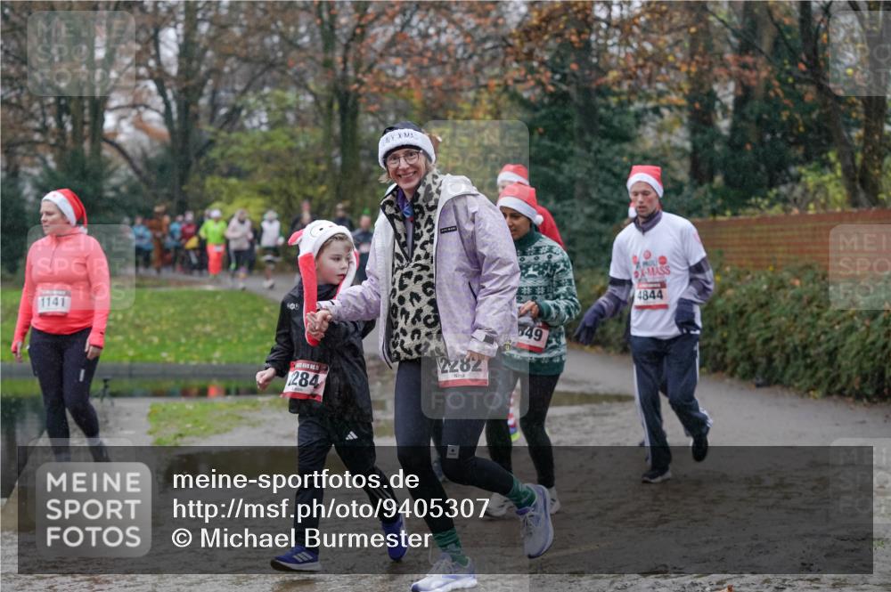07.12.2025 - St. Pauli X-Mass-Run No. 15 Michael Burmester http://msf.ph/oto/9405307 07.12.2025 11:08:04 Laufen 1141, 808, 284, 2282, 49, 4844 meine-sportfotos.de
