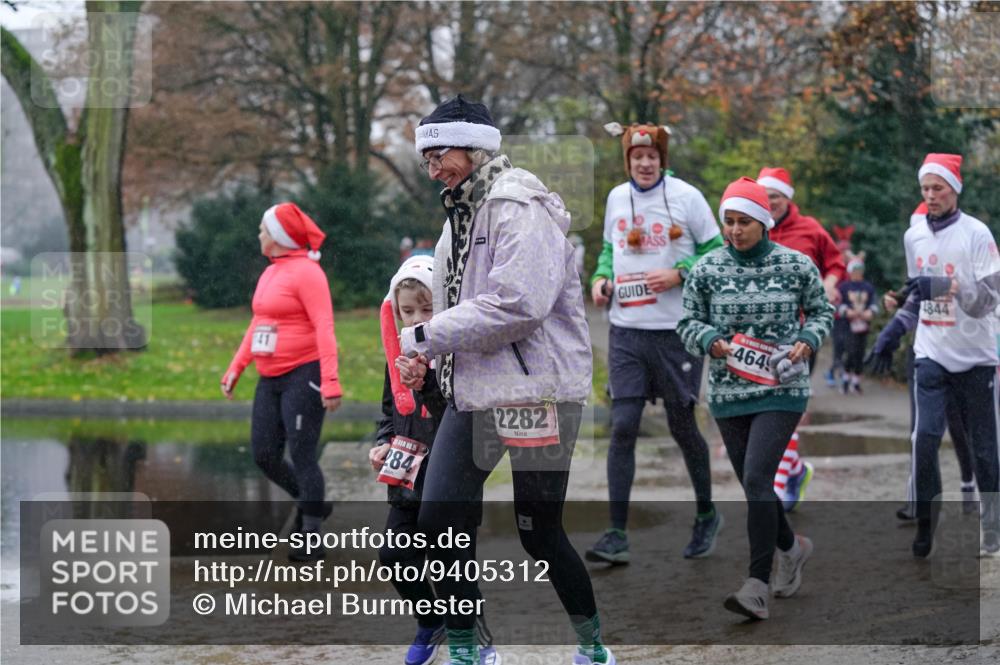 07.12.2025 - St. Pauli X-Mass-Run No. 15 Michael Burmester http://msf.ph/oto/9405312 07.12.2025 11:08:04 Laufen 41, 15, 284, 2282, 464, 844 meine-sportfotos.de