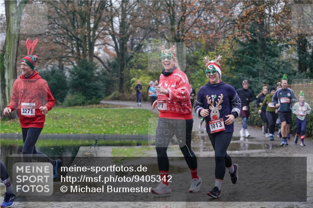 07.12.2025 - St. Pauli X-Mass-Run No. 15 Michael Burmester http://msf.ph/oto/9405342 07.12.2025 11:08:12 Laufen 3271, 3271, 977, 1013, 2704 meine-sportfotos.de