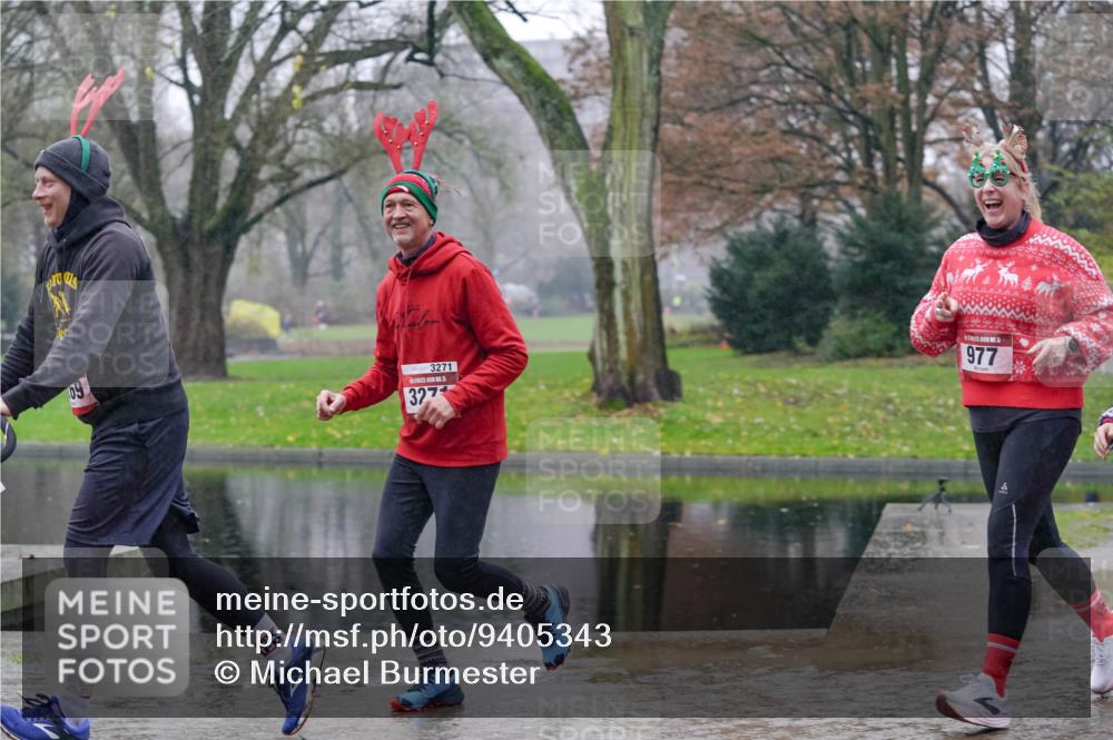 07.12.2025 - St. Pauli X-Mass-Run No. 15 Michael Burmester http://msf.ph/oto/9405343 07.12.2025 11:08:12 Laufen 69, 3271, 327, 977 meine-sportfotos.de