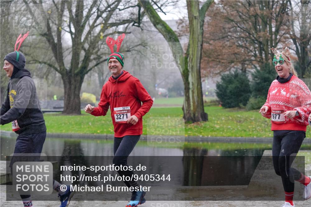 07.12.2025 - St. Pauli X-Mass-Run No. 15 Michael Burmester http://msf.ph/oto/9405344 07.12.2025 11:08:13 Laufen 69, 3271, 3271, 977 meine-sportfotos.de