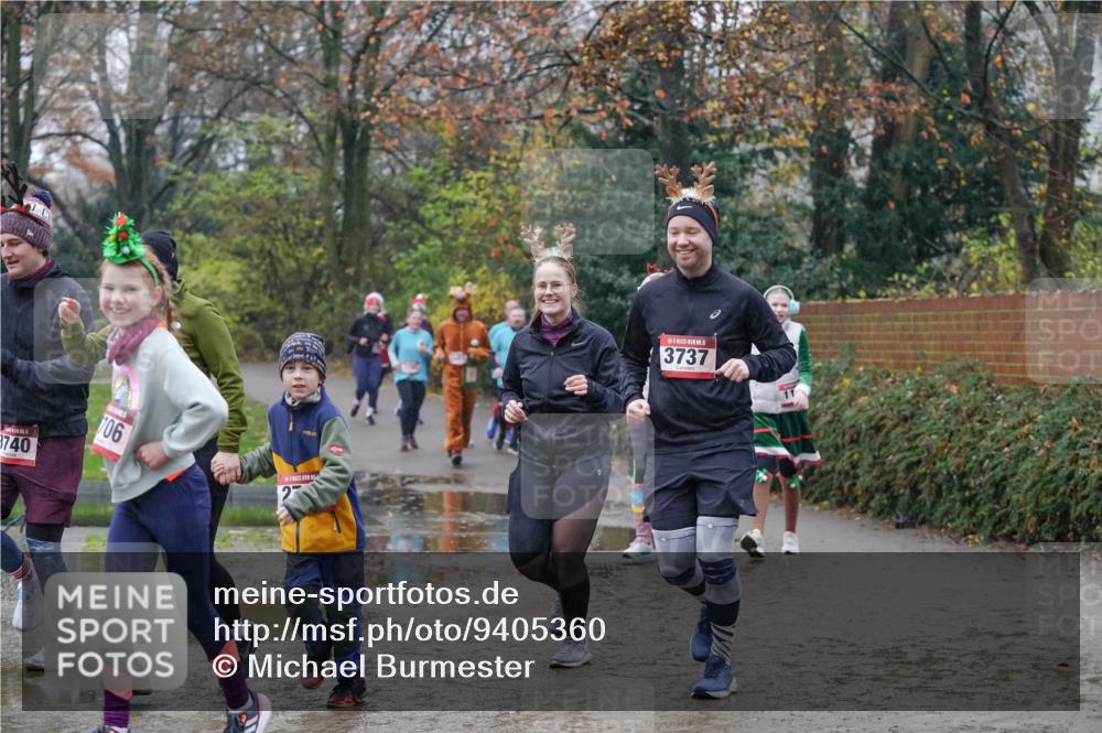 07.12.2025 - St. Pauli X-Mass-Run No. 15 Michael Burmester http://msf.ph/oto/9405360 07.12.2025 11:08:18 Laufen 3740, 706, 3737, 11 meine-sportfotos.de