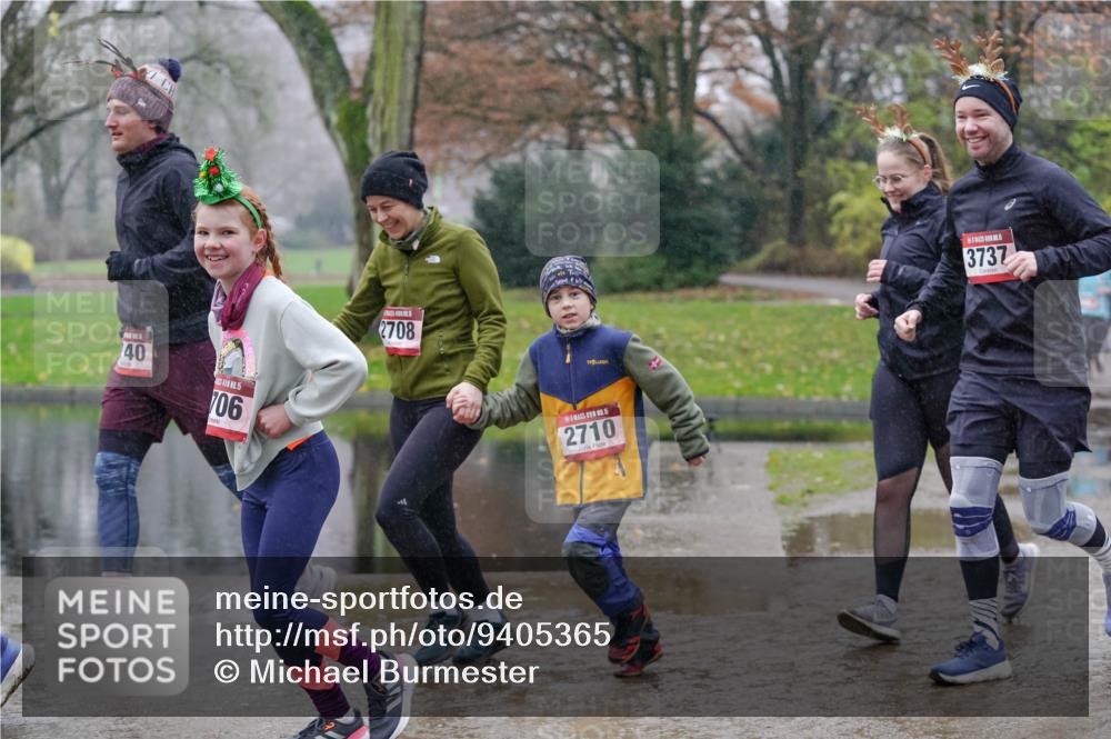 07.12.2025 - St. Pauli X-Mass-Run No. 15 Michael Burmester http://msf.ph/oto/9405365 07.12.2025 11:08:19 Laufen 40, 15, 06, 2708, 5, 2710, 3737 meine-sportfotos.de