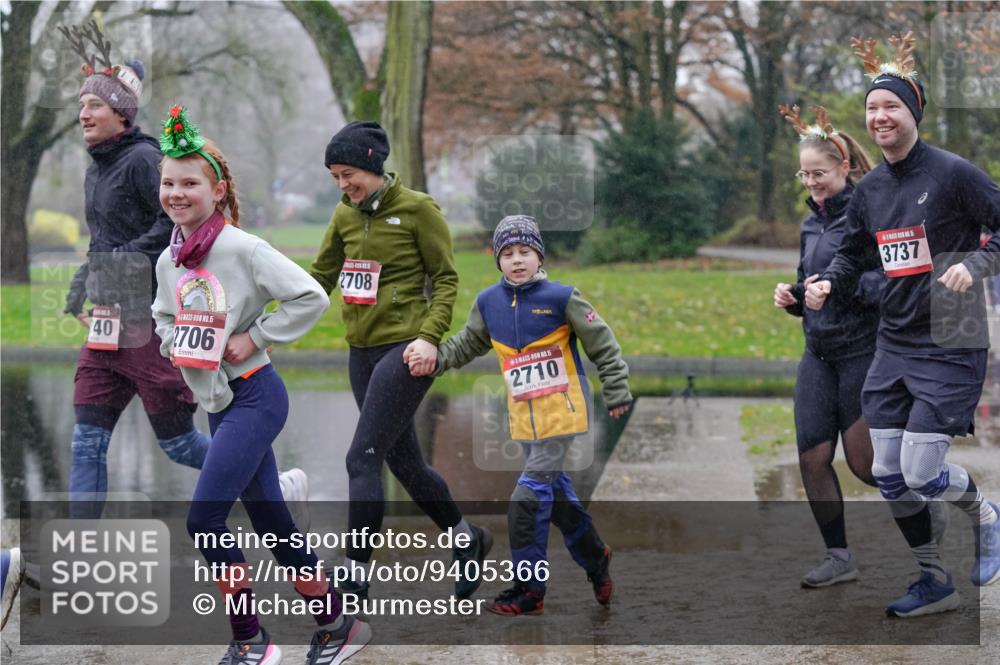 07.12.2025 - St. Pauli X-Mass-Run No. 15 Michael Burmester http://msf.ph/oto/9405366 07.12.2025 11:08:19 Laufen 40, 15, 2706, 2708, 5, 2710, 3737 meine-sportfotos.de