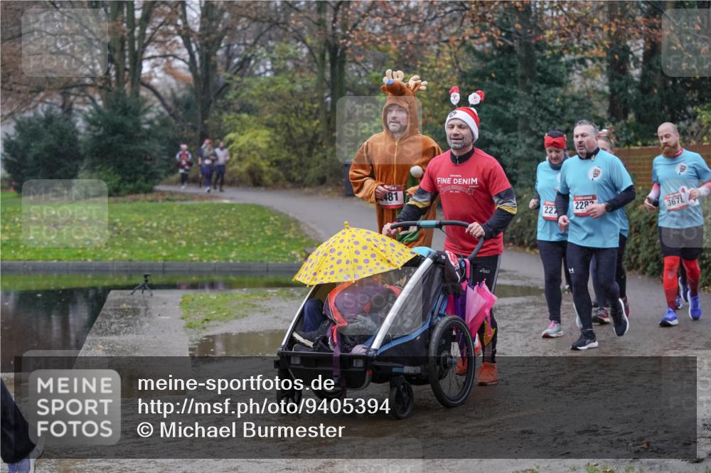 07.12.2025 - St. Pauli X-Mass-Run No. 15 Michael Burmester http://msf.ph/oto/9405394 07.12.2025 11:08:27 Laufen 481, 227, 2282, 3678 meine-sportfotos.de