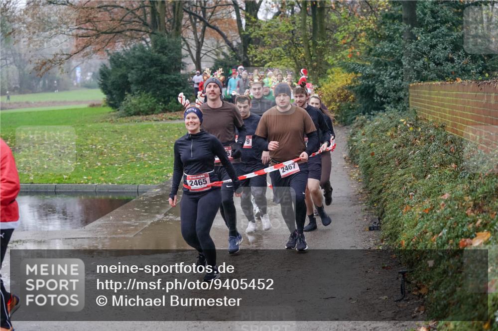 07.12.2025 - St. Pauli X-Mass-Run No. 15 Michael Burmester http://msf.ph/oto/9405452 07.12.2025 11:08:54 Laufen 2465, 6, 9, 2467 meine-sportfotos.de