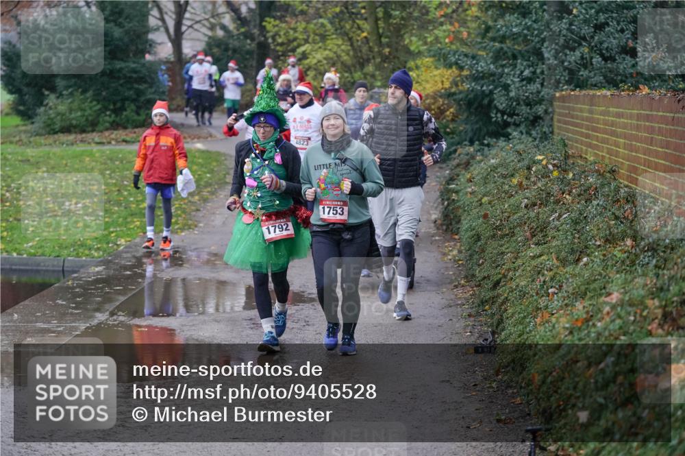 07.12.2025 - St. Pauli X-Mass-Run No. 15 Michael Burmester http://msf.ph/oto/9405528 07.12.2025 11:09:11 Laufen 4823, 1792, 1753 meine-sportfotos.de