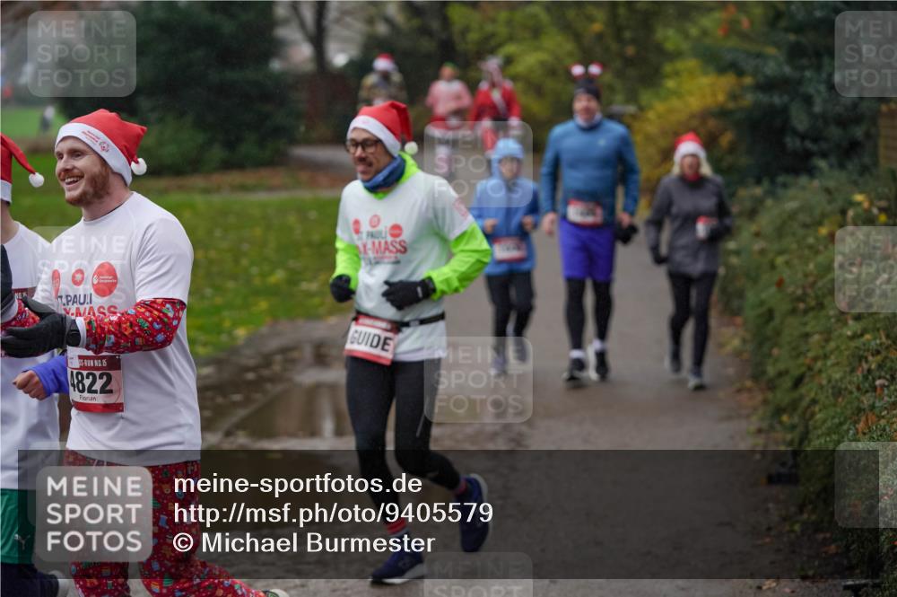 07.12.2025 - St. Pauli X-Mass-Run No. 15 Michael Burmester http://msf.ph/oto/9405579 07.12.2025 11:09:31 Laufen 15, 4822 meine-sportfotos.de