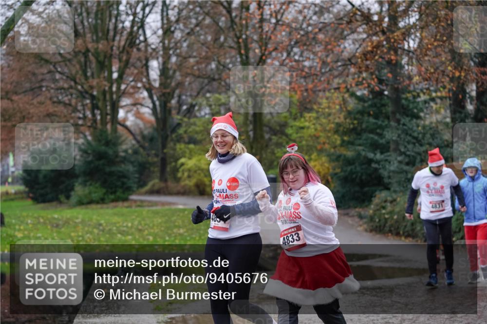 07.12.2025 - St. Pauli X-Mass-Run No. 15 Michael Burmester http://msf.ph/oto/9405676 07.12.2025 11:15:24 Laufen 4833, 4831 meine-sportfotos.de