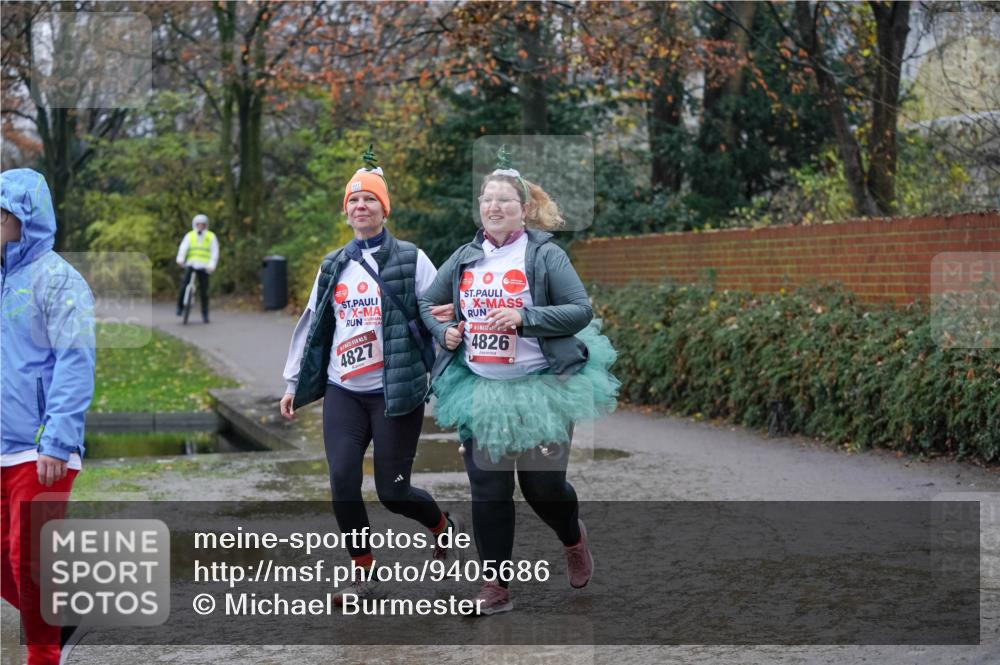 07.12.2025 - St. Pauli X-Mass-Run No. 15 Michael Burmester http://msf.ph/oto/9405686 07.12.2025 11:15:29 Laufen 4827, 4826 meine-sportfotos.de