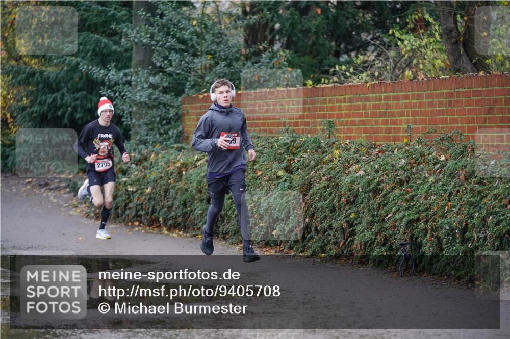 07.12.2025 - St. Pauli X-Mass-Run No. 15 Michael Burmester http://msf.ph/oto/9405708 07.12.2025 11:17:22 Laufen 2705, 29 meine-sportfotos.de