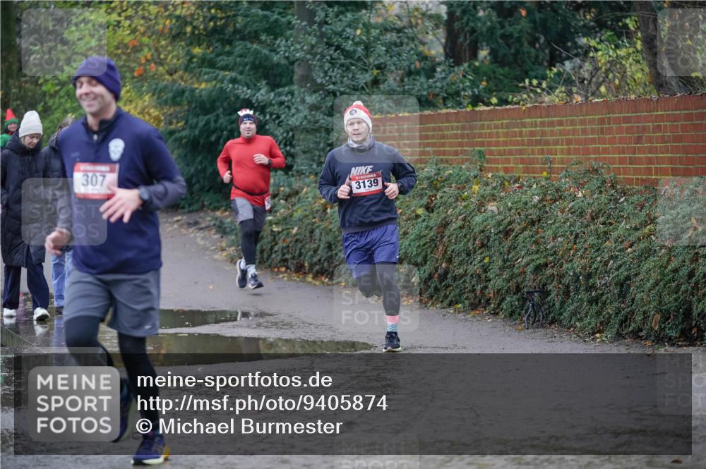 07.12.2025 - St. Pauli X-Mass-Run No. 15 Michael Burmester http://msf.ph/oto/9405874 07.12.2025 11:19:44 Laufen 307, 3139 meine-sportfotos.de