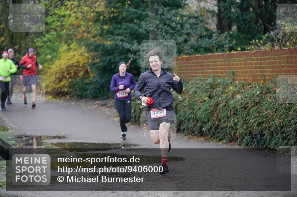 07.12.2025 - St. Pauli X-Mass-Run No. 15 Michael Burmester http://msf.ph/oto/9406000 07.12.2025 11:20:30 Laufen 3357, 3358 meine-sportfotos.de