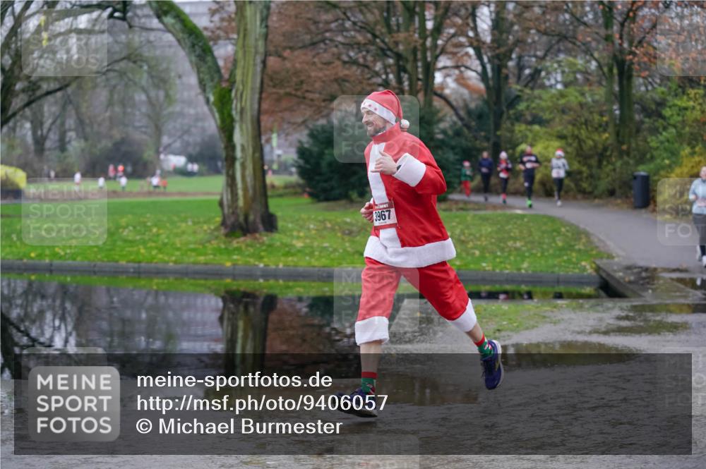 07.12.2025 - St. Pauli X-Mass-Run No. 15 Michael Burmester http://msf.ph/oto/9406057 07.12.2025 11:20:52 Laufen 3967 meine-sportfotos.de