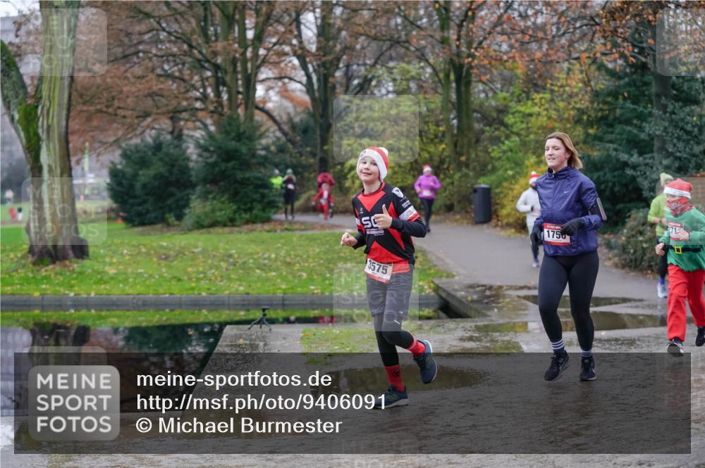 07.12.2025 - St. Pauli X-Mass-Run No. 15 Michael Burmester http://msf.ph/oto/9406091 07.12.2025 11:21:07 Laufen 1750, 71, 3575 meine-sportfotos.de