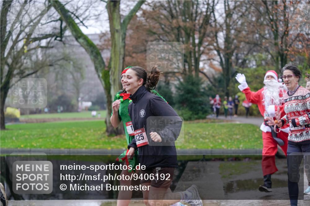 07.12.2025 - St. Pauli X-Mass-Run No. 15 Michael Burmester http://msf.ph/oto/9406192 07.12.2025 11:21:36 Laufen 825, 25 meine-sportfotos.de