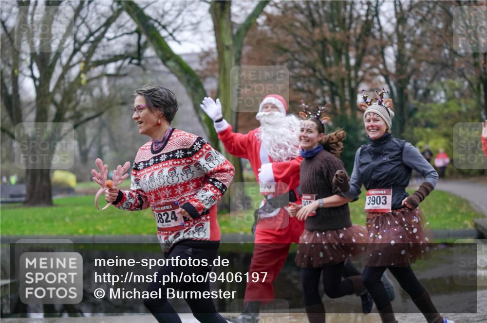 07.12.2025 - St. Pauli X-Mass-Run No. 15 Michael Burmester http://msf.ph/oto/9406197 07.12.2025 11:21:37 Laufen 824, 310, 1000, 3903 meine-sportfotos.de