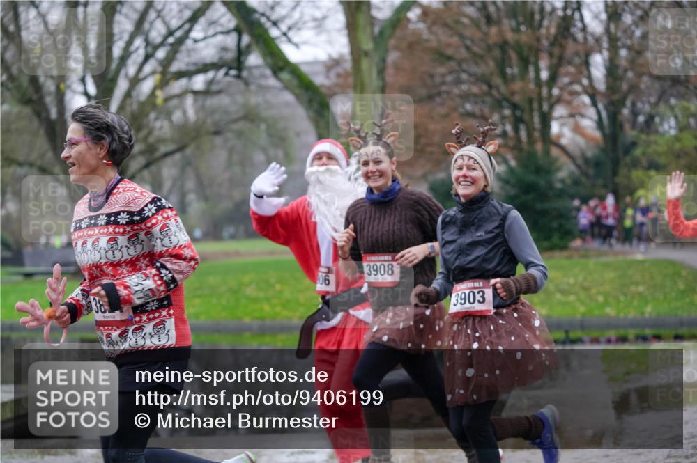 07.12.2025 - St. Pauli X-Mass-Run No. 15 Michael Burmester http://msf.ph/oto/9406199 07.12.2025 11:21:37 Laufen 06, 3908, 3903 meine-sportfotos.de