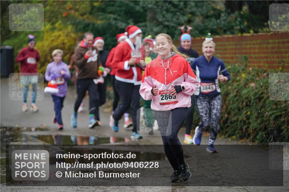 07.12.2025 - St. Pauli X-Mass-Run No. 15 Michael Burmester http://msf.ph/oto/9406228 07.12.2025 11:21:49 Laufen 2865, 3845 meine-sportfotos.de