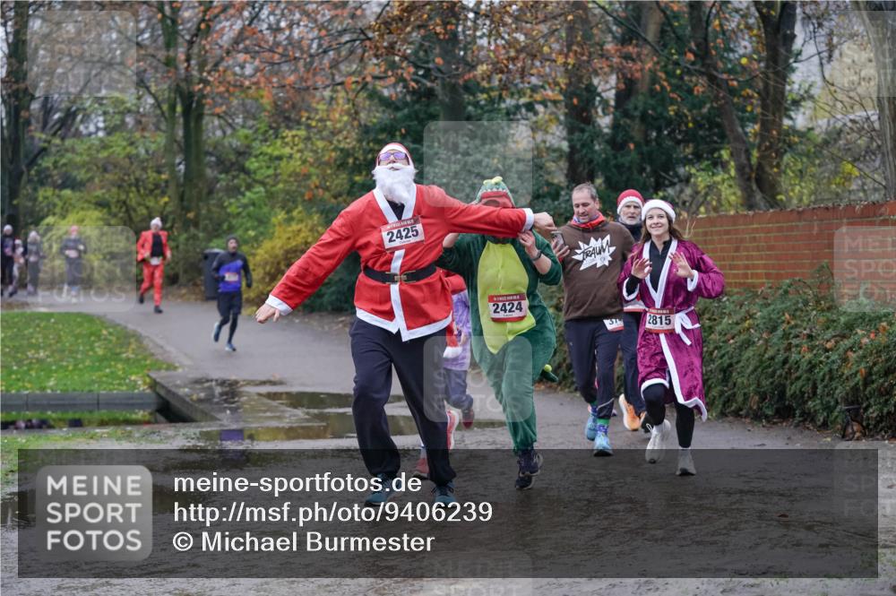 07.12.2025 - St. Pauli X-Mass-Run No. 15 Michael Burmester http://msf.ph/oto/9406239 07.12.2025 11:21:53 Laufen 2425, 2424, 31, 2815 meine-sportfotos.de
