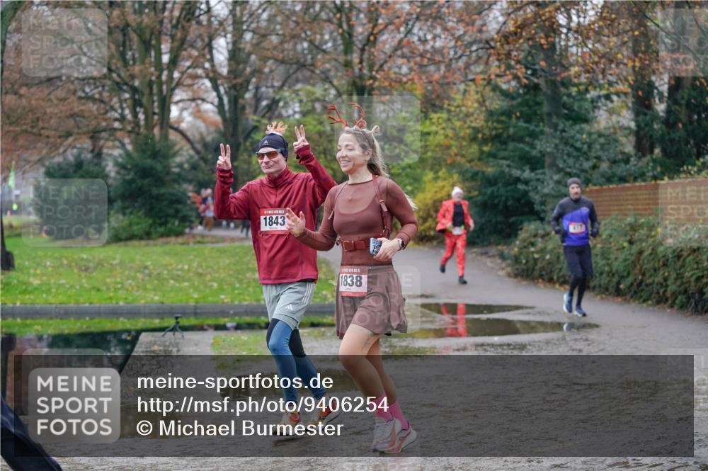 07.12.2025 - St. Pauli X-Mass-Run No. 15 Michael Burmester http://msf.ph/oto/9406254 07.12.2025 11:21:57 Laufen 1843, 15, 1838 meine-sportfotos.de