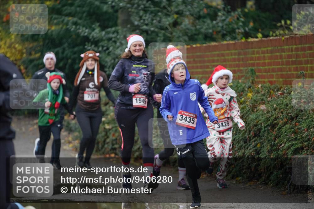 07.12.2025 - St. Pauli X-Mass-Run No. 15 Michael Burmester http://msf.ph/oto/9406280 07.12.2025 11:22:06 Laufen 701, 1949, 5, 3435, 3425 meine-sportfotos.de