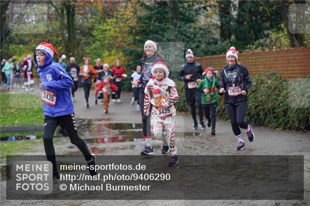 07.12.2025 - St. Pauli X-Mass-Run No. 15 Michael Burmester http://msf.ph/oto/9406290 07.12.2025 11:22:08 Laufen 3435, 3425, 729, 1950 meine-sportfotos.de