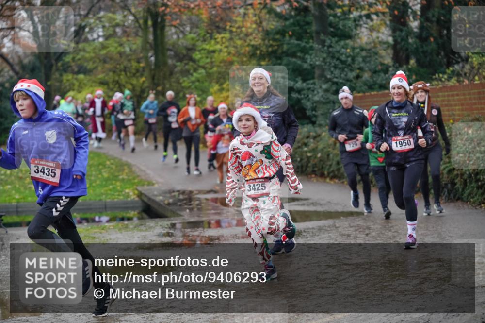 07.12.2025 - St. Pauli X-Mass-Run No. 15 Michael Burmester http://msf.ph/oto/9406293 07.12.2025 11:22:09 Laufen 3435, 7777, 3425, 729, 1950 meine-sportfotos.de