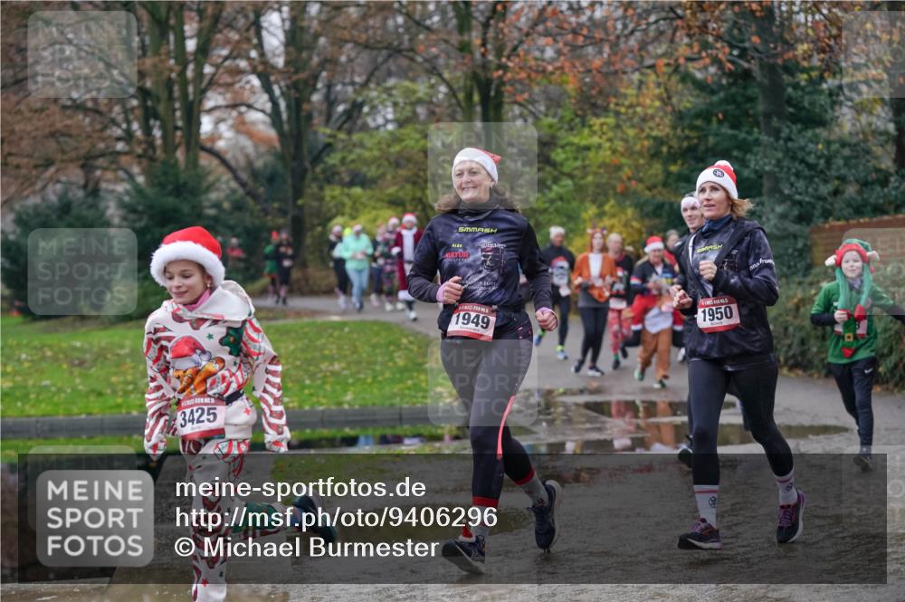 07.12.2025 - St. Pauli X-Mass-Run No. 15 Michael Burmester http://msf.ph/oto/9406296 07.12.2025 11:22:10 Laufen 3425, 1949, 1950 meine-sportfotos.de