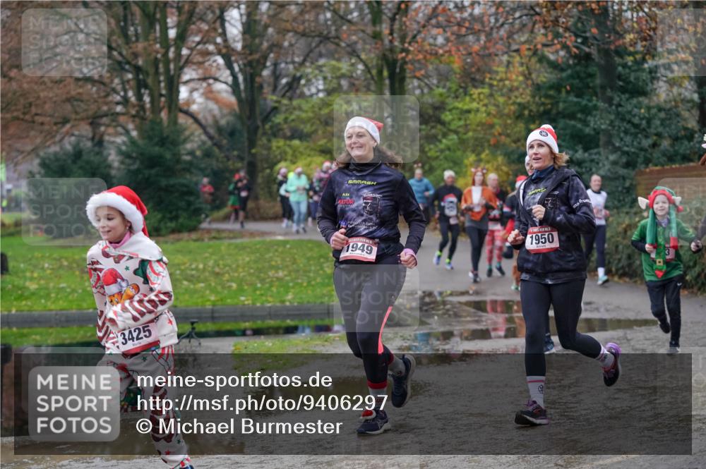 07.12.2025 - St. Pauli X-Mass-Run No. 15 Michael Burmester http://msf.ph/oto/9406297 07.12.2025 11:22:10 Laufen 3425, 3, 1949, 1950 meine-sportfotos.de