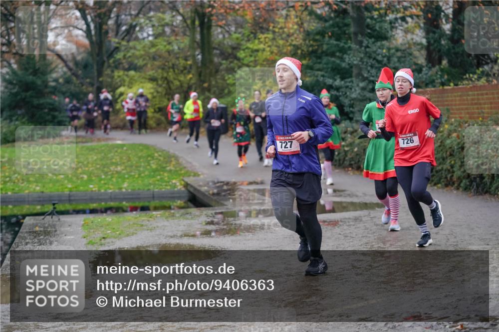 07.12.2025 - St. Pauli X-Mass-Run No. 15 Michael Burmester http://msf.ph/oto/9406363 07.12.2025 11:22:28 Laufen 727, 726 meine-sportfotos.de