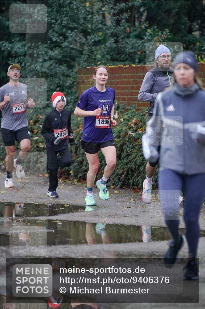 07.12.2025 - St. Pauli X-Mass-Run No. 15 Michael Burmester http://msf.ph/oto/9406376 07.12.2025 09:37:24 Laufen 355, 2224, 2030, 5, 1896 meine-sportfotos.de