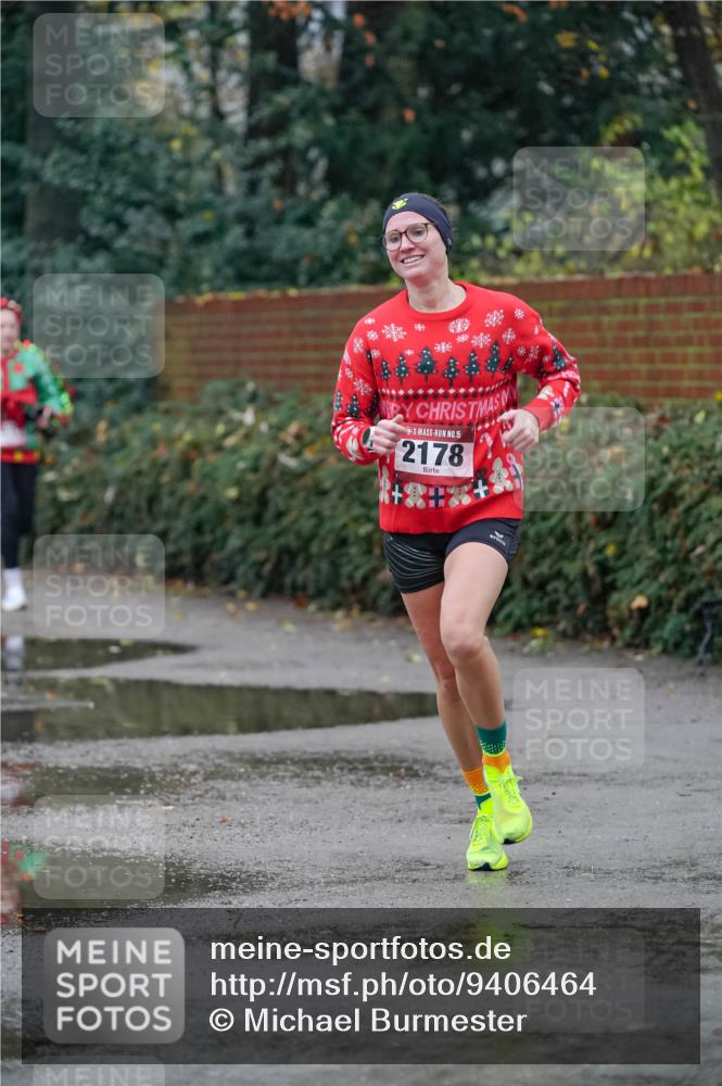 07.12.2025 - St. Pauli X-Mass-Run No. 15 Michael Burmester http://msf.ph/oto/9406464 07.12.2025 09:37:54 Laufen 15, 2178 meine-sportfotos.de