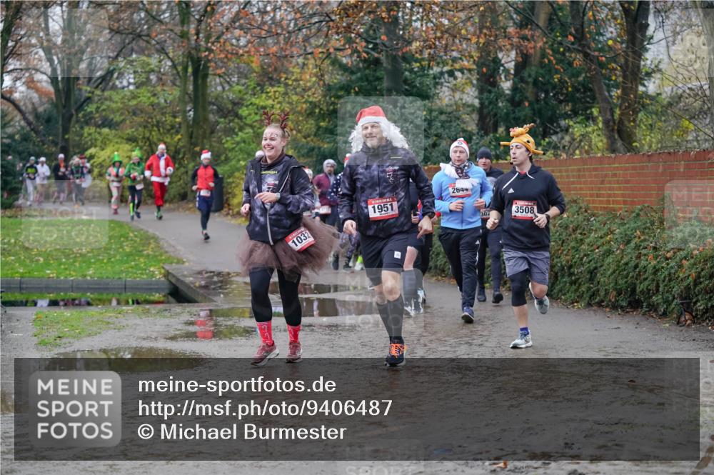07.12.2025 - St. Pauli X-Mass-Run No. 15 Michael Burmester http://msf.ph/oto/9406487 07.12.2025 11:22:46 Laufen 1032, 1951, 2644, 3508, 302 meine-sportfotos.de