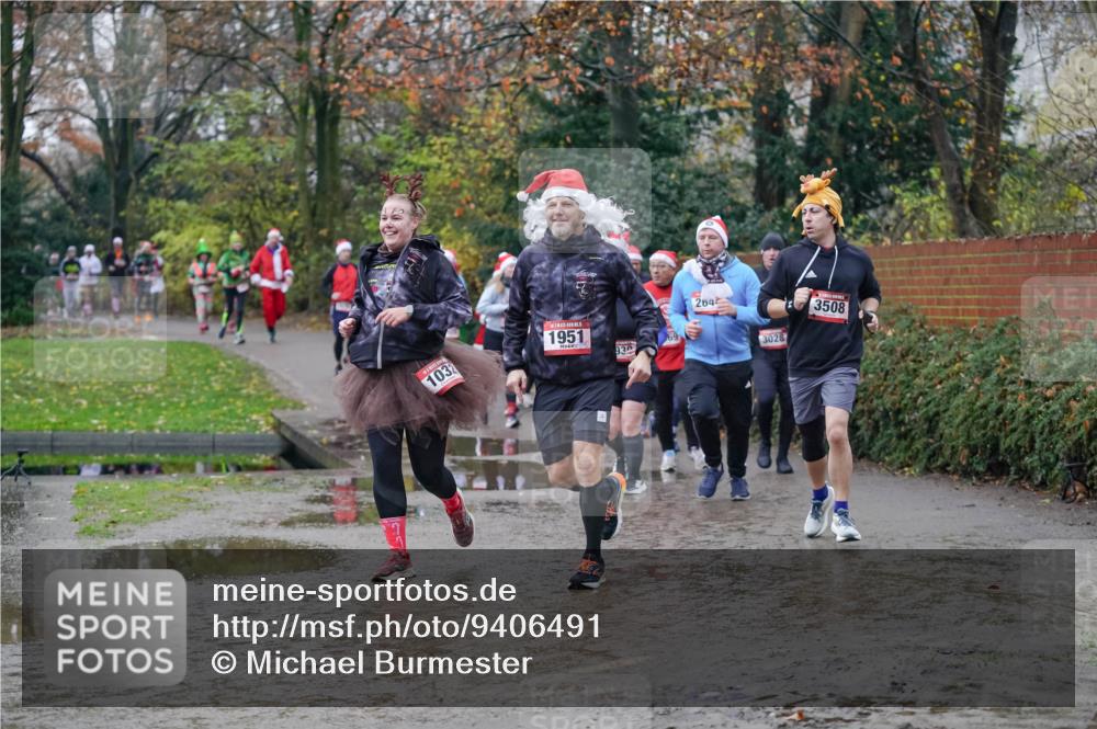 07.12.2025 - St. Pauli X-Mass-Run No. 15 Michael Burmester http://msf.ph/oto/9406491 07.12.2025 11:22:46 Laufen 103, 1951, 930, 69, 264, 3028, 3508 meine-sportfotos.de