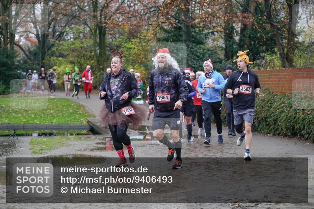 07.12.2025 - St. Pauli X-Mass-Run No. 15 Michael Burmester http://msf.ph/oto/9406493 07.12.2025 11:22:46 Laufen 1032, 1951, 266, 204, 302, 3508 meine-sportfotos.de