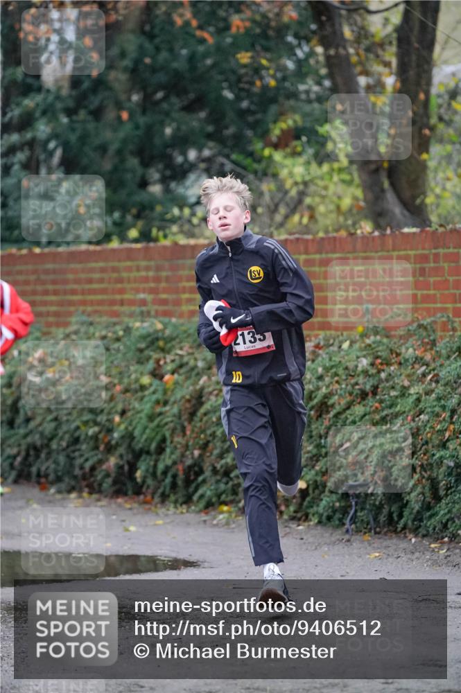 07.12.2025 - St. Pauli X-Mass-Run No. 15 Michael Burmester http://msf.ph/oto/9406512 07.12.2025 09:38:06 Laufen 2135 meine-sportfotos.de