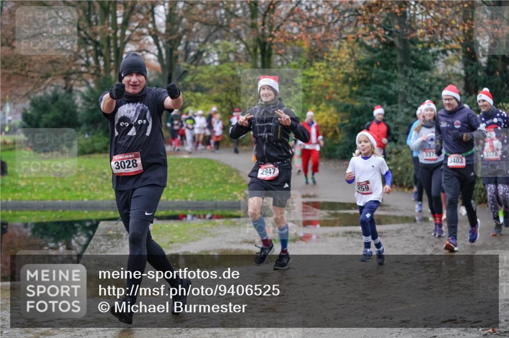 07.12.2025 - St. Pauli X-Mass-Run No. 15 Michael Burmester http://msf.ph/oto/9406525 07.12.2025 11:22:50 Laufen 15, 3028, 2947, 259, 337, 3378, 3403 meine-sportfotos.de