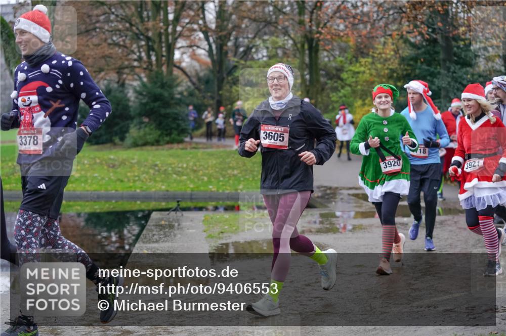 07.12.2025 - St. Pauli X-Mass-Run No. 15 Michael Burmester http://msf.ph/oto/9406553 07.12.2025 11:22:53 Laufen 3378, 15, 3605, 3920, 18, 3921 meine-sportfotos.de