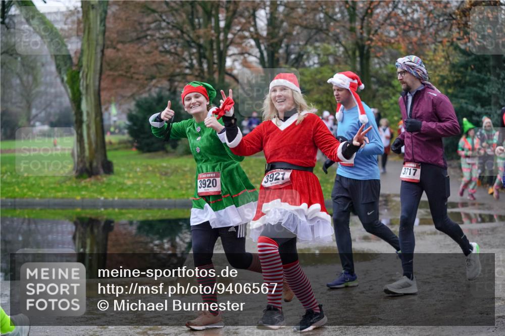 07.12.2025 - St. Pauli X-Mass-Run No. 15 Michael Burmester http://msf.ph/oto/9406567 07.12.2025 11:22:54 Laufen 3920, 3921, 3717 meine-sportfotos.de