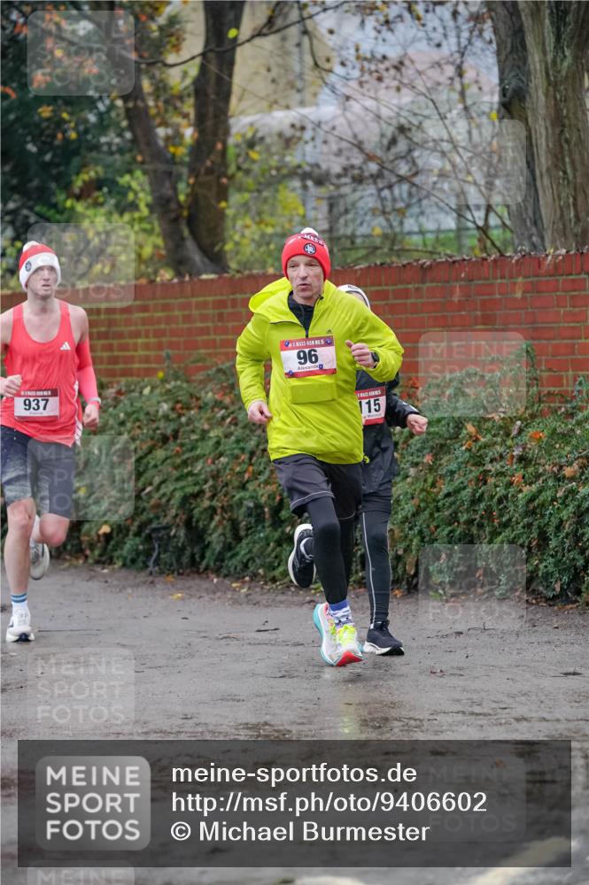 07.12.2025 - St. Pauli X-Mass-Run No. 15 Michael Burmester http://msf.ph/oto/9406602 07.12.2025 09:38:41 Laufen 937, 15, 96, 115 meine-sportfotos.de