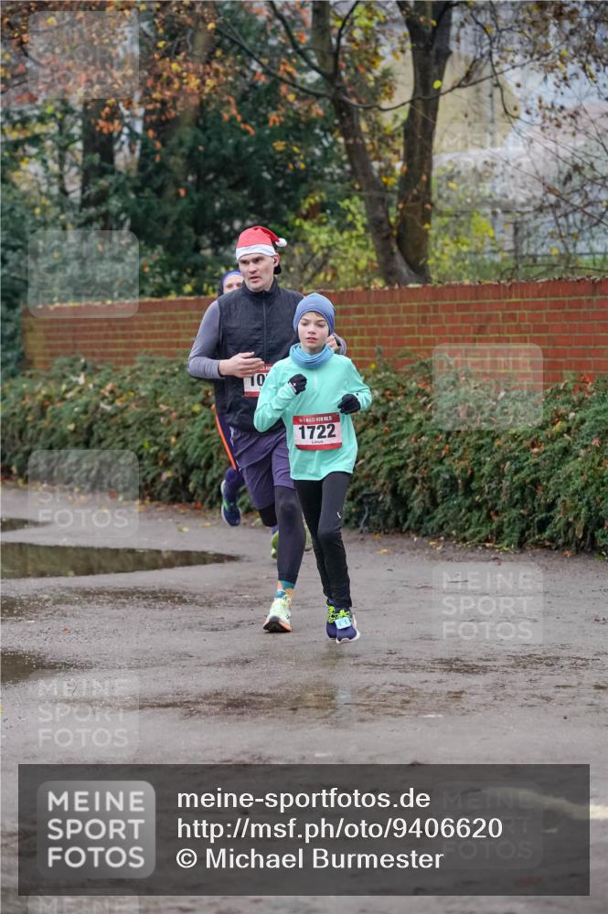07.12.2025 - St. Pauli X-Mass-Run No. 15 Michael Burmester http://msf.ph/oto/9406620 07.12.2025 09:38:44 Laufen 5, 1722 meine-sportfotos.de